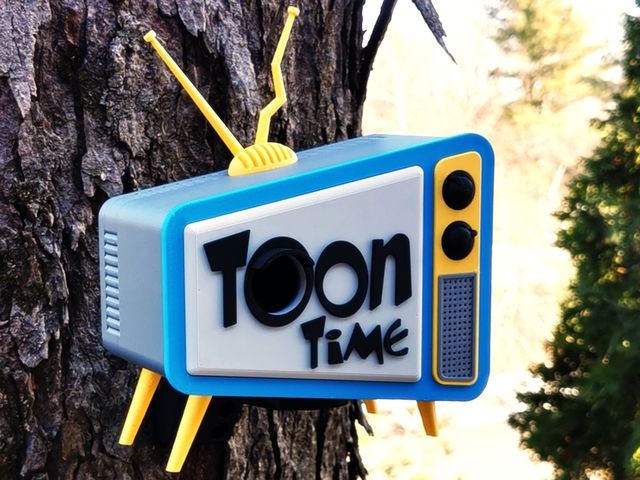 Tooned Birdhouse – "The Retro TV"