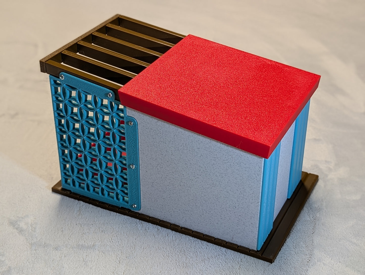 Mid-Century Modern Birdhouse – "The Ventura"