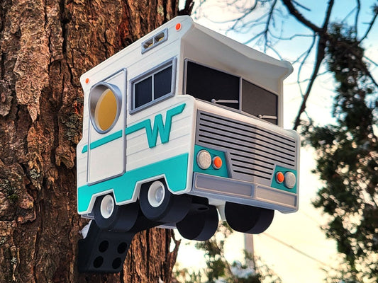 The Vintage RV Birdhouse